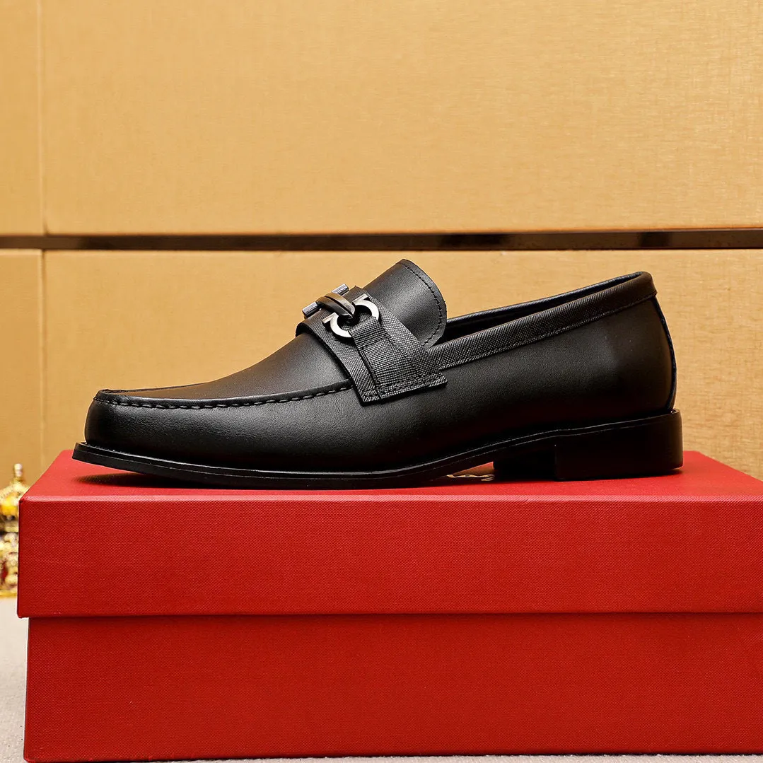 Men's shoes💰460💐 Product trademark: Ferragamo "Ferragamo" casual leather shoes Regular size: 38-44 (45.46🉑️customized) Product materials: Selected imported first-layer calfskin upper + luxury hardware buckle, imported water-dyed cowhide leather lining. Strong three-dimensional visual effect, original outsole color: 1⃣️color optional